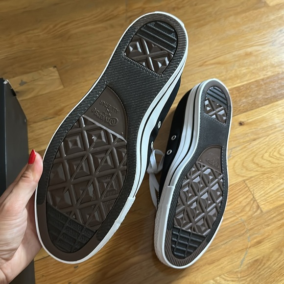 Converse All Star Black and White Low Tops - Picture 2 of 4